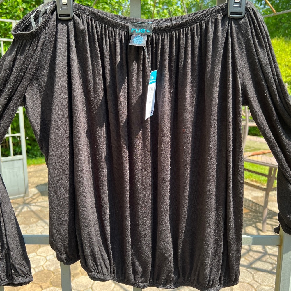 NWT Knit Off Shoulder Top - Size 2X